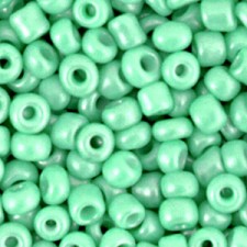 Seed beads 6/0 (4mm) Vivid green